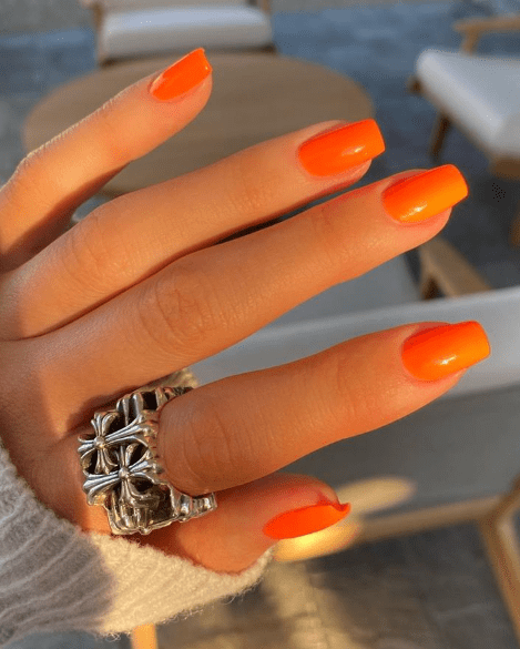 kylie jenner nails for summer in orange - Blush & Pearls