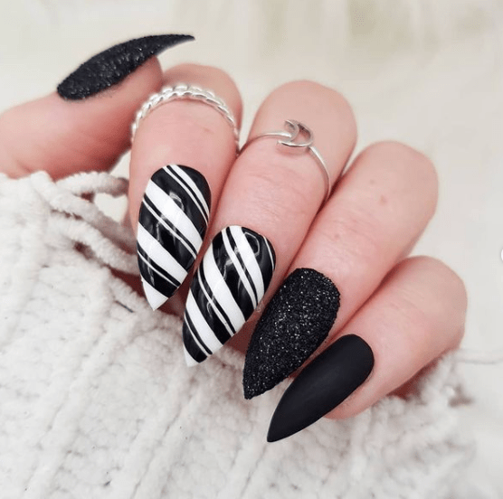 black and white holiday nail designs