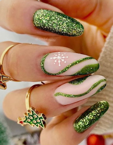 green glitter christmas nail designs.