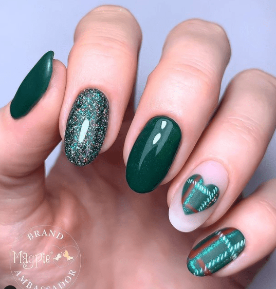 green plaid festive nail designs