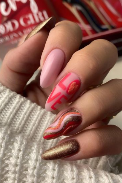 red love glitter valentines nail art. valentines day nail design ideas glitter.