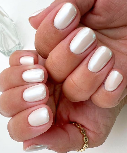 ivory white glazed donut chrome nails. white pink wedding nails. nude nails short. simple nails.