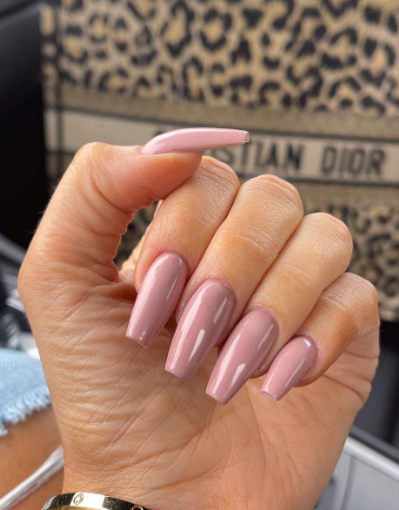 mauve pink neutral nails. nude coffin nail ideas. wedding nude nails.