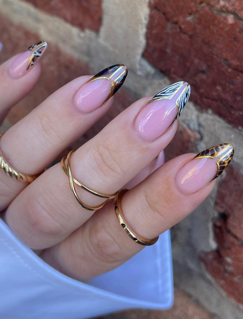 nude nails design. nude nail art. animal print nails. nude nails inspo ideas.