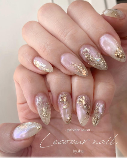 nude pink and gold marble glitter nails. nude nails neutral. wedding nails designs.