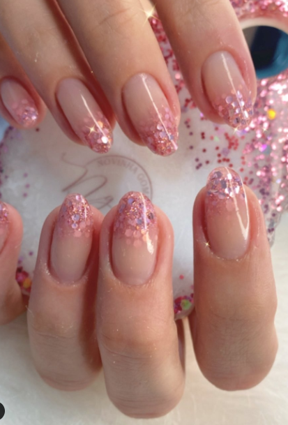 natural nail ideas with glitter