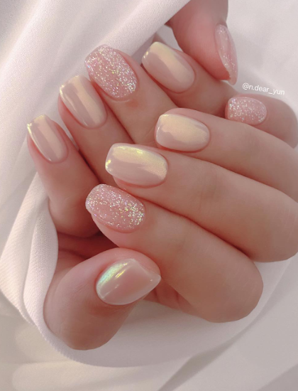 pink shimmer nude nails. neutral glitter nails. nude wedding nails pink.