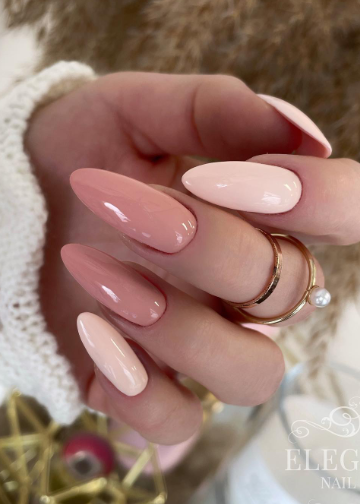 nude and light pink nails