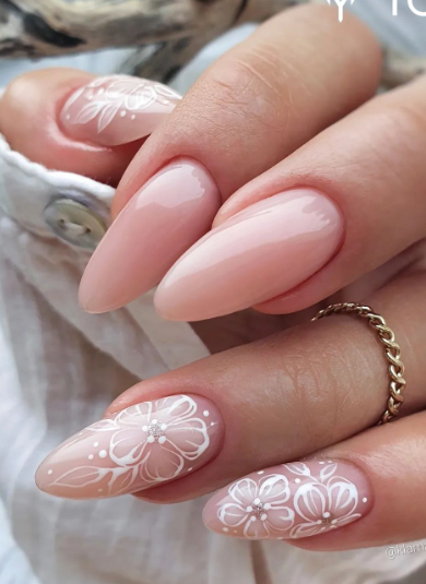 soft pink nude nail flower design. nude nail art. nude nail trends and ideas simple.