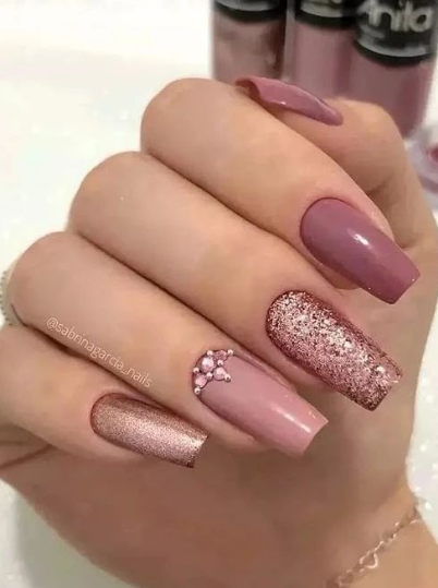 fall mauve glitter nails. fall pink nail looks. fall coffin nails acrylic. fall nails.