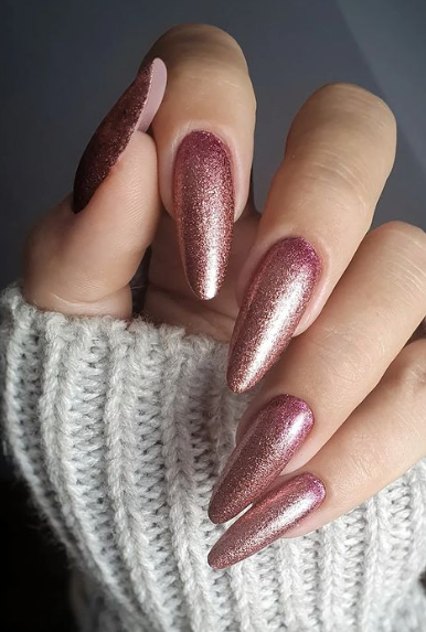 fall nails rose gold. pink glitter autumn nails. september nails almond.