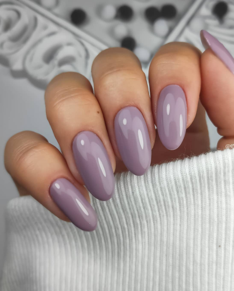 light purple lavender fall nail. almond fall nail ideas.