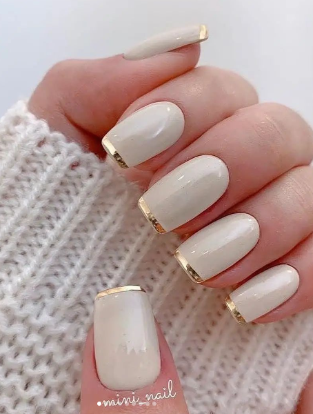 gold french manicure wedding nails. nude cream nails. trendy nails. bridal nails ivory simple.