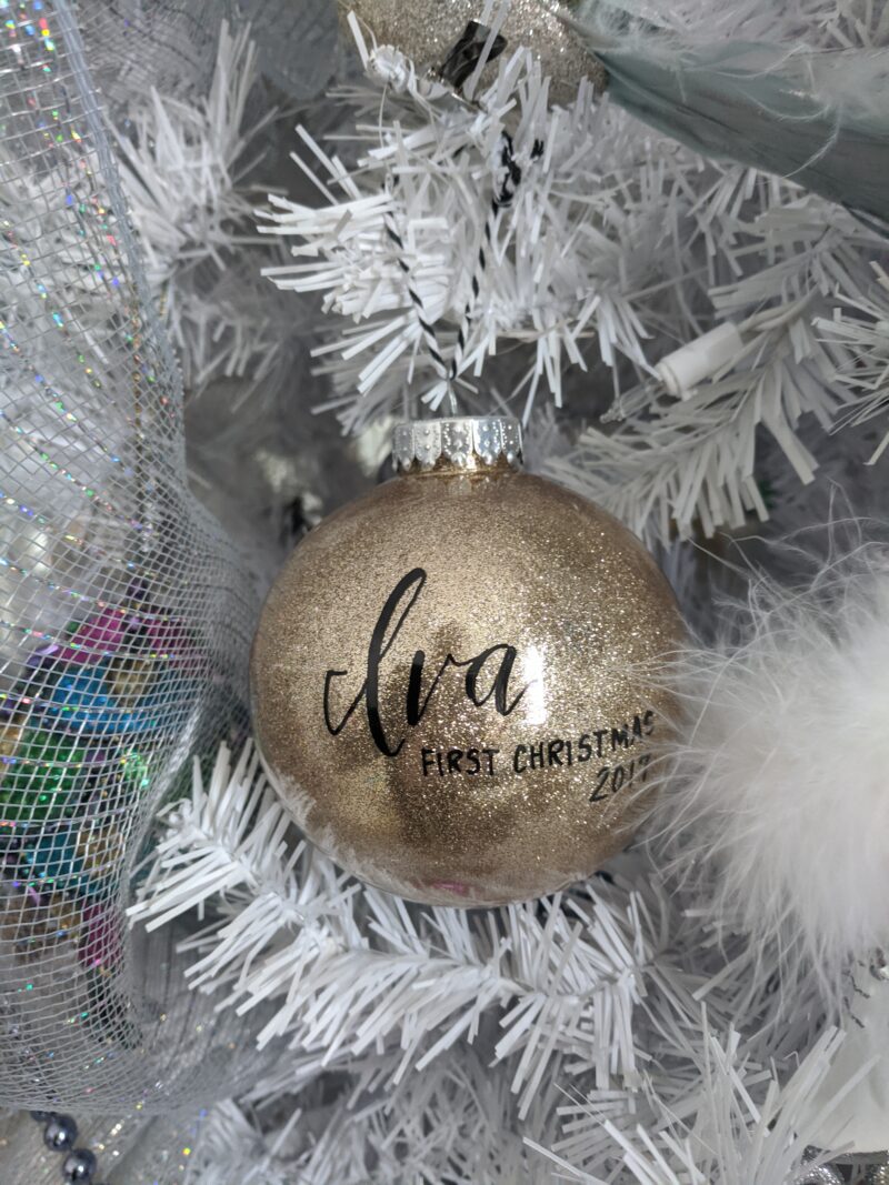 personalized ornament gift ideas for everyone. christmas gift ideas.