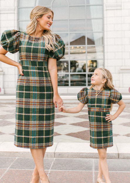 green plaid christmas party outfit idea. xmas outfit idea. festive holiday party outfit ideas.