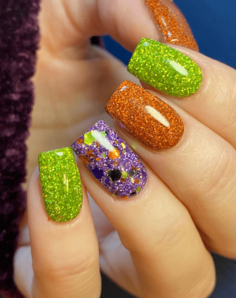 50 Spookily Fun Halloween Nails