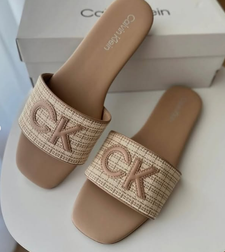 Summer slides and mules 2025 capsule wardrobe must haves. Summer slides and mules 2025 capsule wardrobe must haves.