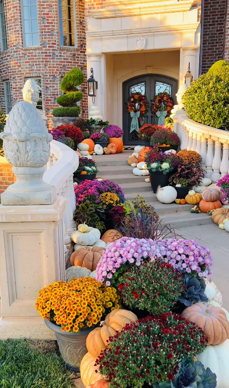 Fall front porch and steps decor ideas. Autumn exterior decor for front door.
