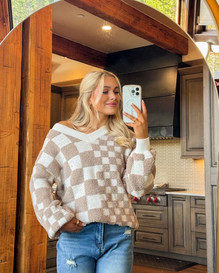 Fall checkered sweater casual outfit idea