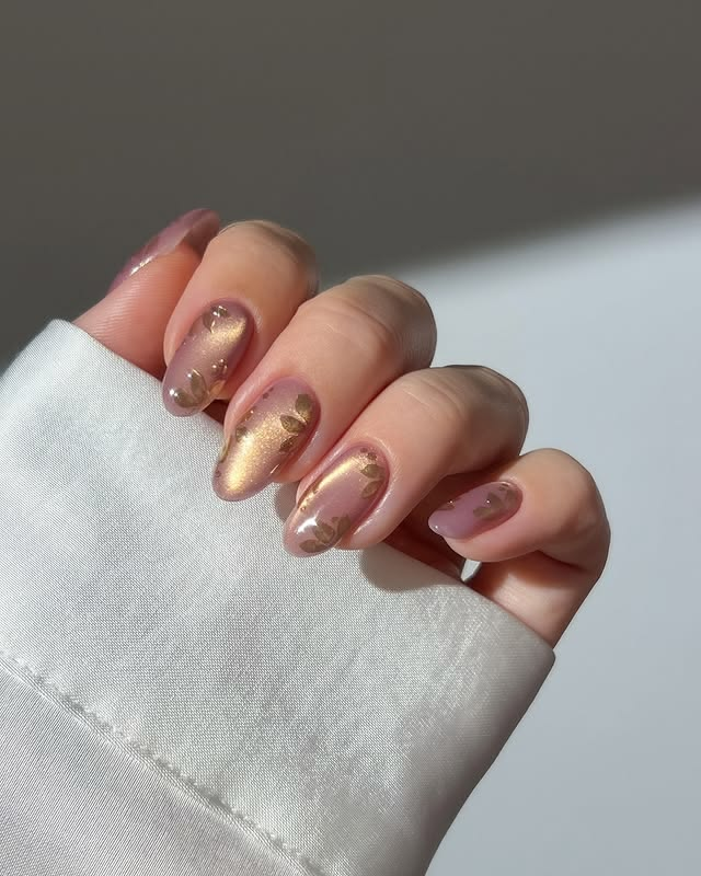 Floral cat eye pink acrylic bridal nails. cat-eye-floral-bridal-nails-pink