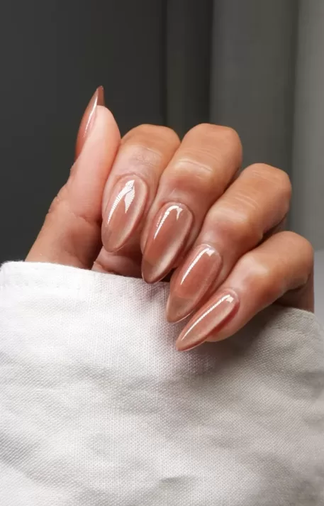 Honey brown acrylic fall nails. Brown glass nails.