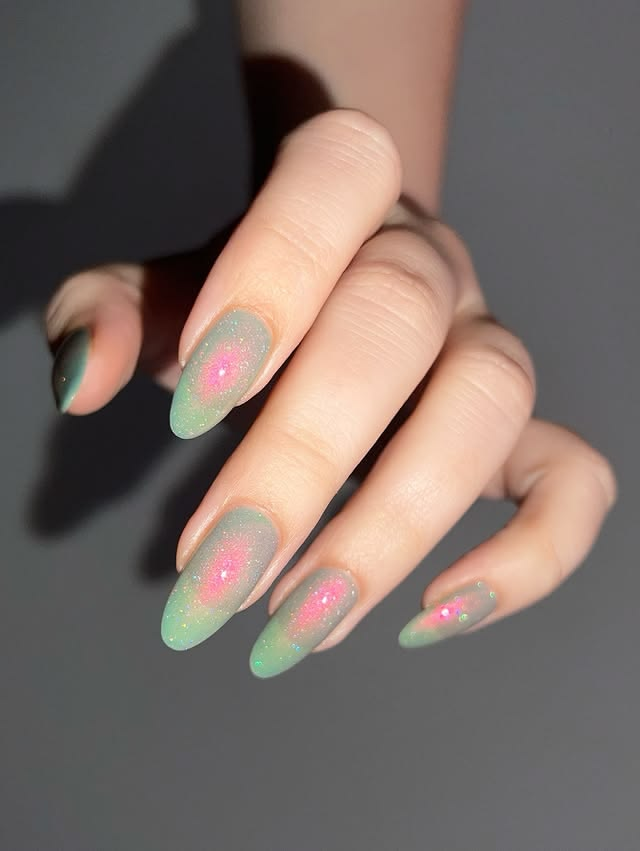 green-summer-aura-jelly-nails