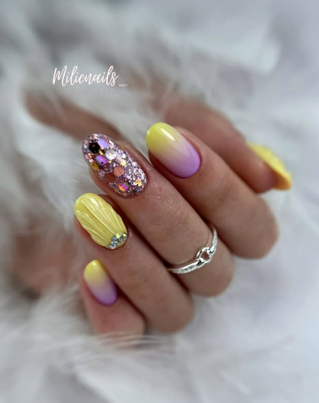 Glitter shell summer beach nails Glitter shell summer beach nails