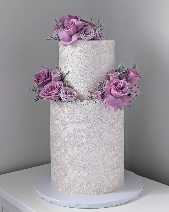 Wedding cake designs with lace details Wedding cake designs with lace details
