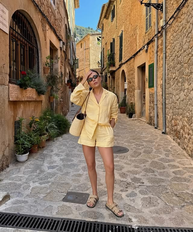 Yellow linen summer casual outfit.