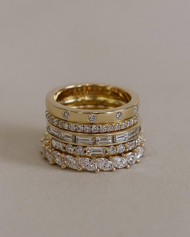Chunky and thin wedding band mixed stack