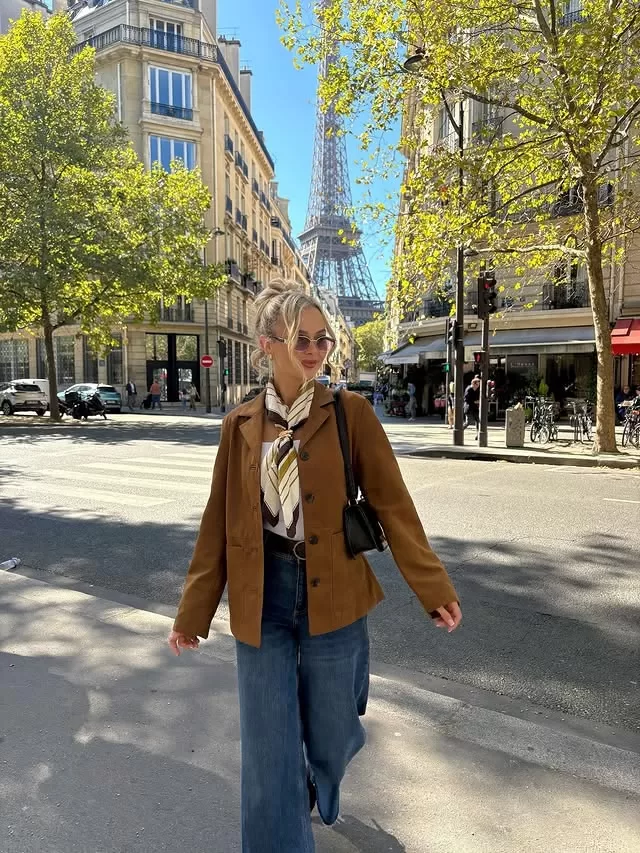 Spring outfit ideas with a scarf. spring-outfit-with-scarf