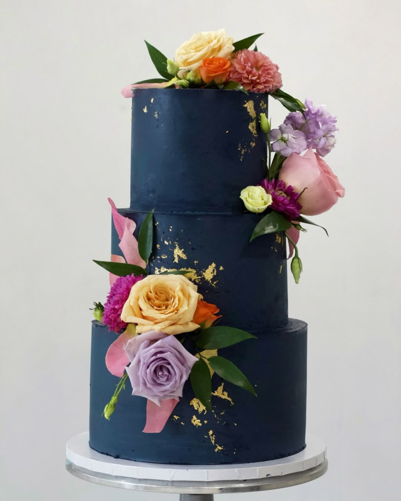 Dark blue wedding cake with tiers Dark blue wedding cake with tiers