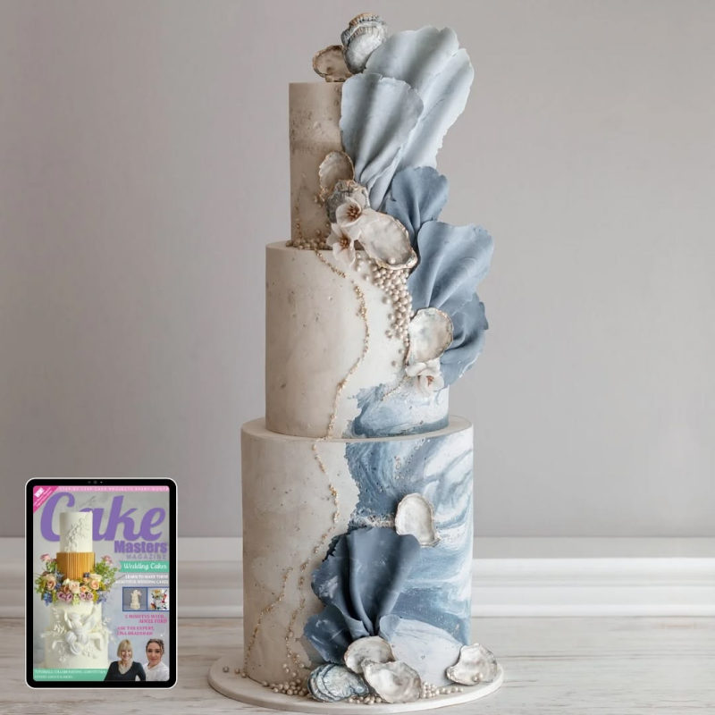 Beachside wedding cake with seashell details Beachside wedding cake with seashell details