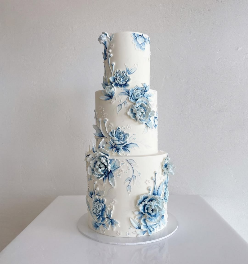 "Something blue" wedding cake with blue floral details "Something blue" wedding cake with blue floral details