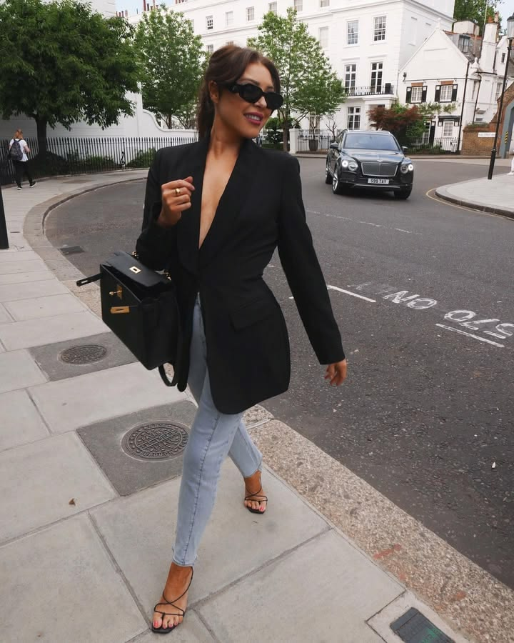 Jeans and blazer date night outfit.